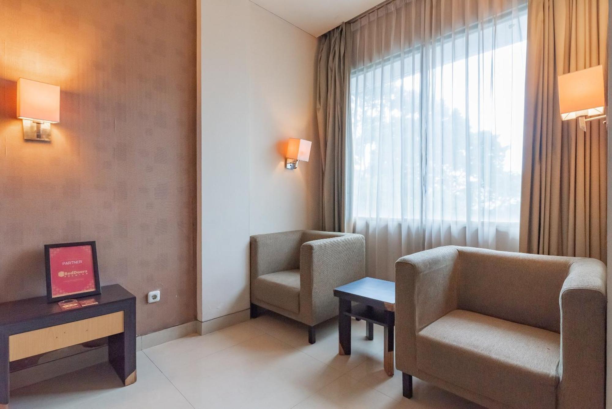 Reddoorz Premium Near Paris Van Java Mall 반둥 외부 사진