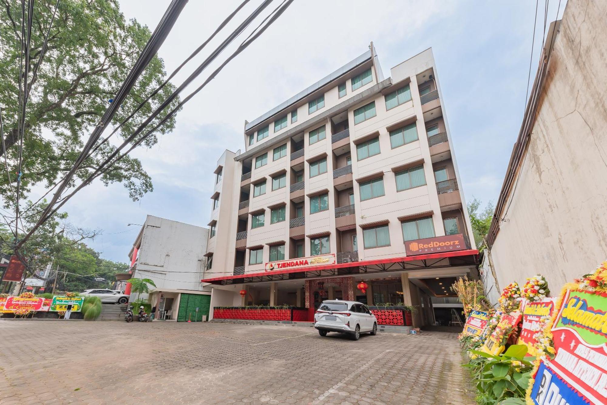 Reddoorz Premium Near Paris Van Java Mall 반둥 외부 사진